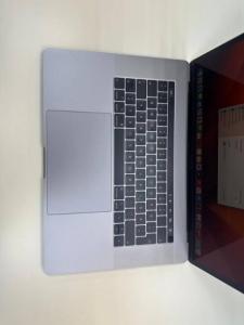 MACBOOK PRO (2018)