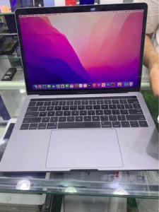 MacBook pro 13 inch 2016