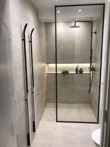 SHOWER ENCLOSURE MAKER DUBAI 0557274240