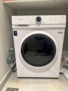 7KG Washing Machine - Like New