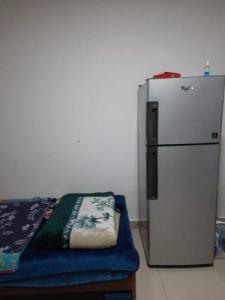 BED SPACE FOR INDIAN MUSLIM EXECUTIVE BACHELOR AED 500 per month