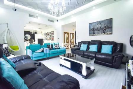 New Listing | Upgraded | Skyline Views | 4 Bed