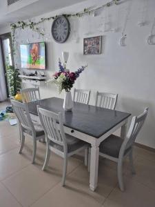 Dining table with 6 chairs