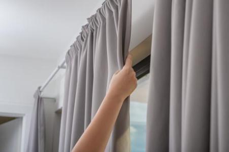 Curtain Fixing Dubai Services