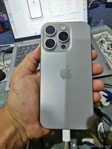Iphone 15 pro 256 gb icloud look 650Aed last
