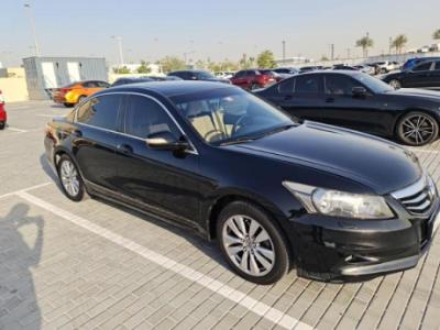 Honda Accord 2011 v6 full option