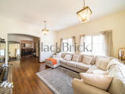 Gorgeous 1E |Private Pool & Upgraded Dubai