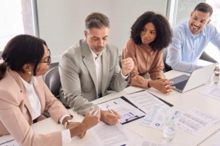 The Future of Corporate Law Firms in Dubai: Trends and Insights