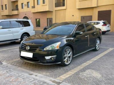 2013 Gcc specs Nissan Altima 3.5SL V6 Top Of the range (2 keys)