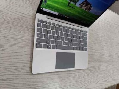 Surface laptop Go core i5