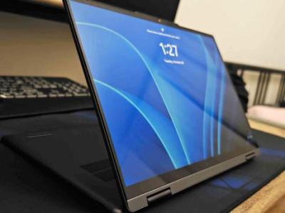 Core Ultra 5 Lenovo Yoga 7 14 inch 2 in 1 laptop