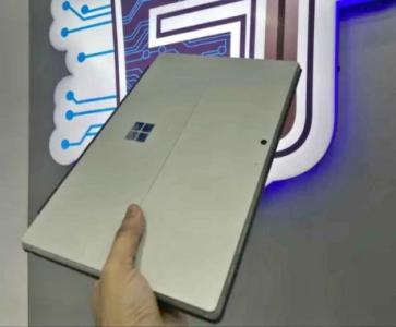 Microsoft Surface pro 6 i5 8th generation 8gb ram 256 gb ssd