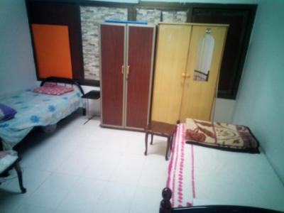 Beds pace available in Al falaha street Taha pharmacy building. P