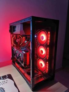 9070 XT, RYZEN 9, 64GB DDR5, x650E 4K gaming pc.