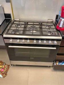 Cooker of All size gass.