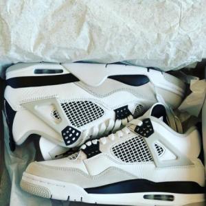 Lagait is the leading Snkrs marketplace in the UAE, with a huge s