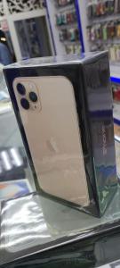 IPhone 11pro 256GB new box puck one year warranty