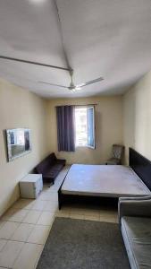 Master room available