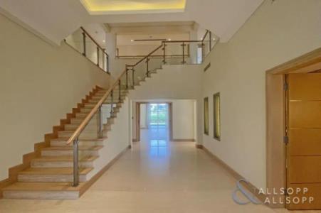 Contemporary | 5 Beds | Internal Lake View