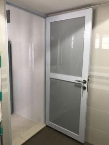 GLASS DOOR SHOP IN DUBAI