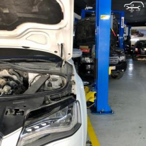 Range Rover and Mercedes Auto workshop in Dubai
